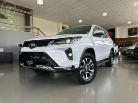 hilux sw4 2.8 4x4 srx platinum turbo 7 lugares diesel 4p automatico 2024 novo hamburgo