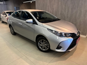 yaris 1.5 xs sedan 16v flex 4p automatico 2023 caxias do sul