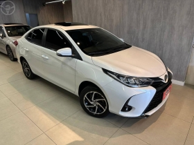 yaris 1.5 xls connect sedan 16v flex 4p automatico 2023 caxias do sul