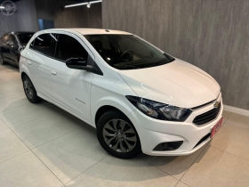 onix 1.4 advantage 8v flex 4p automatico 2018 caxias do sul