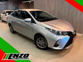 yaris 1.5 xs sedan 16v flex 4p automatico 2023 caxias do sul