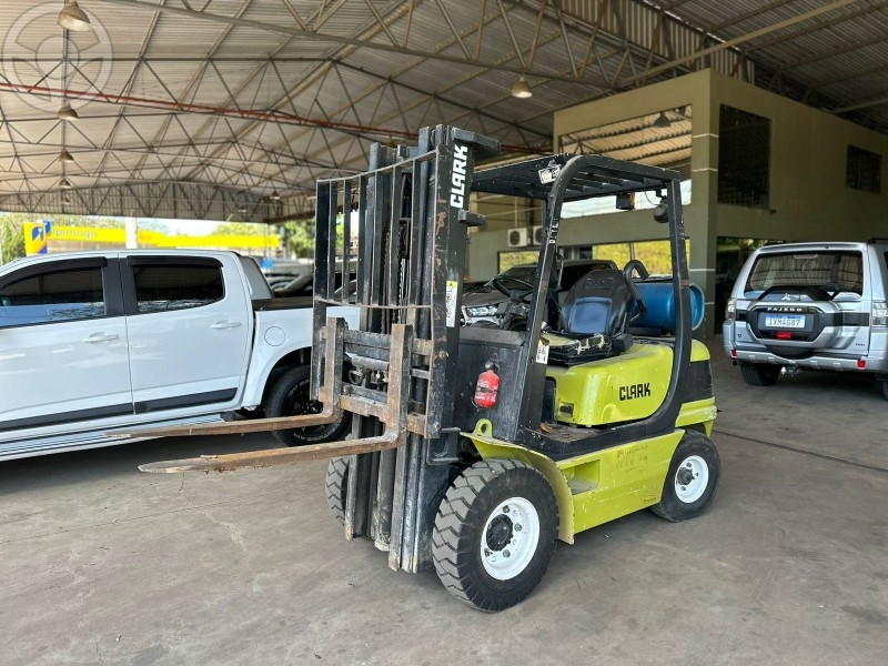 EMPILHADEIRA - 2011 - LAJEADO