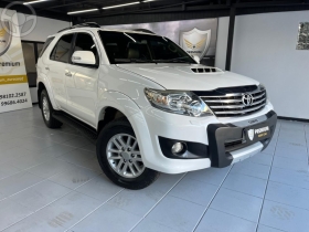 hilux sw4 3.0 srv 4x4 cd 16v turbo intercooler diesel 4p automatico 2015 passo fundo