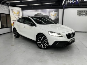 v40 2.0 t4 cross country 4p automatico 2017 passo fundo