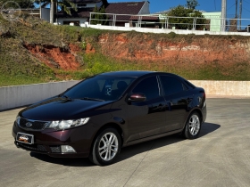 CERATO 1.6 EX SEDAN 16V 4P AUTOMÁTICO