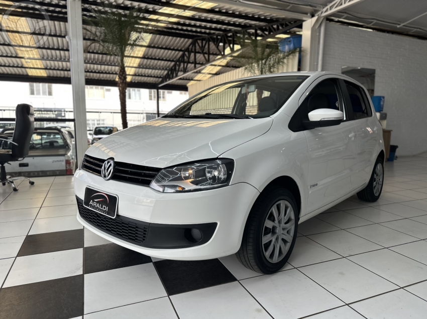 FOX 1.0 MI 8V FLEX 4P MANUAL - 2014 - VACARIA
