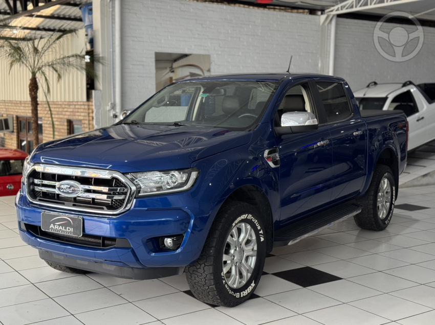 RANGER 3.2 XLT 4X4 CD 20V DIESEL 4P AUTOMÁTICO - 2021 - VACARIA