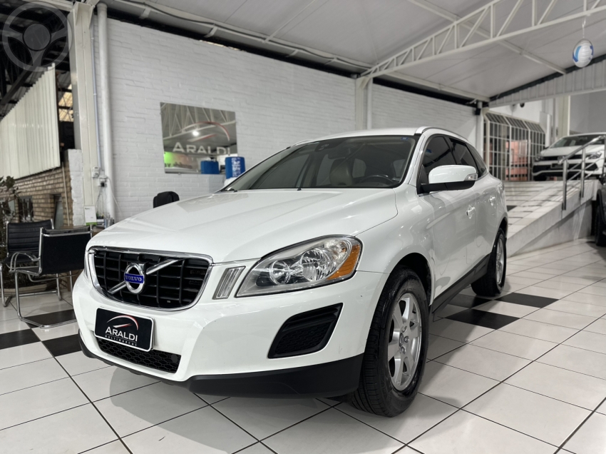 XC60 2.0 T5 COMFORT FWD TURBO 4P AUTOMÁTICO - 2012 - VACARIA