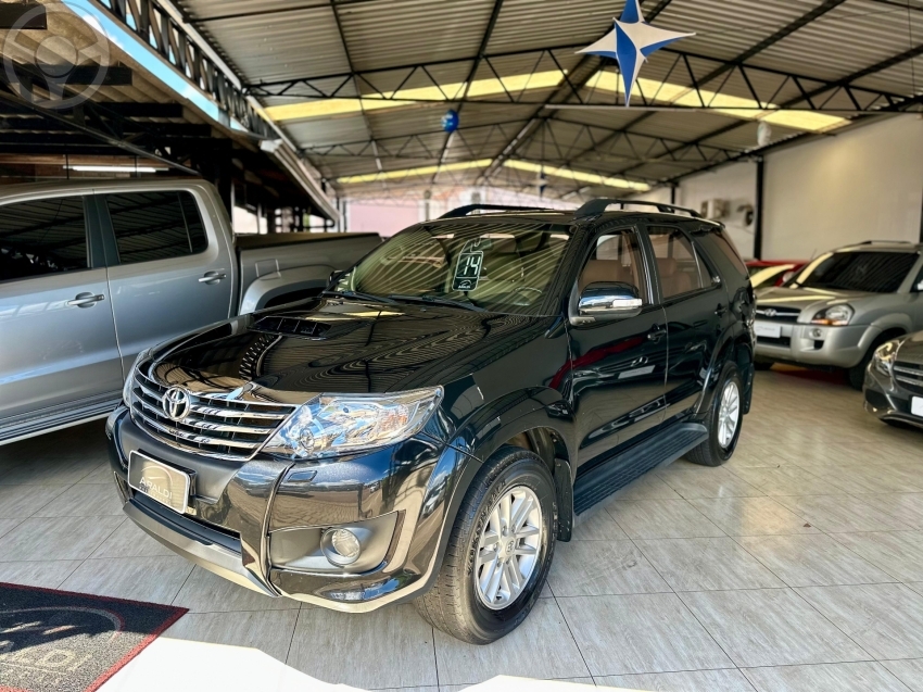 HILUX SW4 3.0 SRV 4X4 16V TURBO INTERCOOLER DIESEL 4P AUTOMÁTICO - 2014 - VACARIA