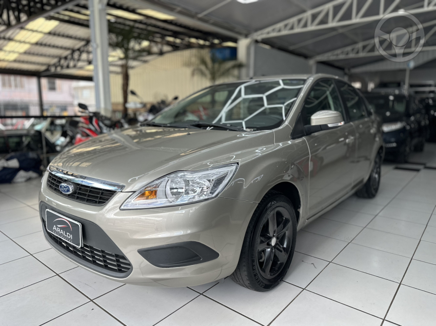 FOCUS 2.0 GLX 16V 4P AUTOMÁTICO - 2009 - VACARIA