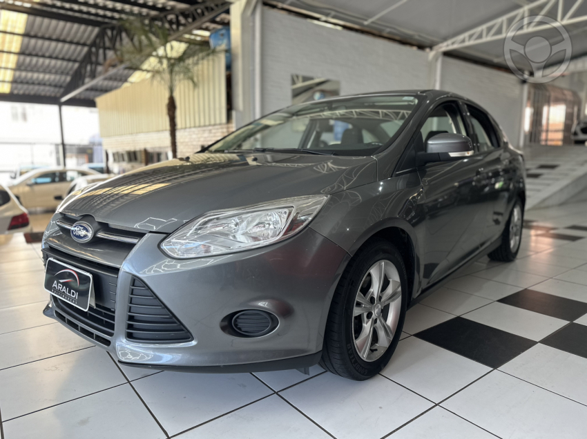 FOCUS 2.0 S SEDAN 16V FLEX 4P AUTOMÁTICO - 2015 - VACARIA