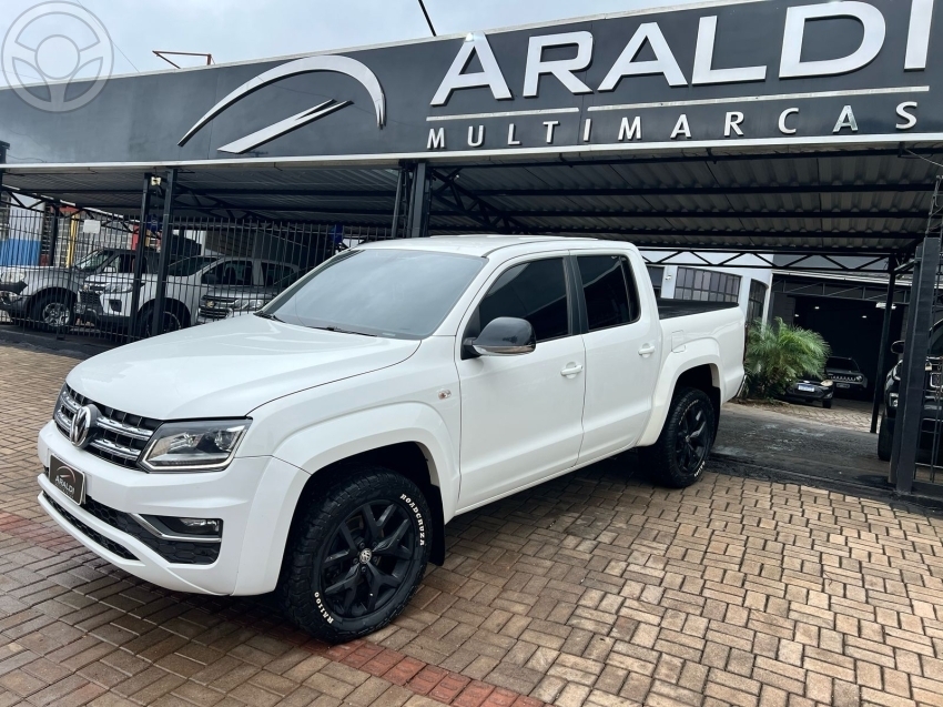AMAROK 3.0 V6 TDI HIGHLINE CD DIESEL 4MOTION AUTOMÁTICO - 2018 - VACARIA
