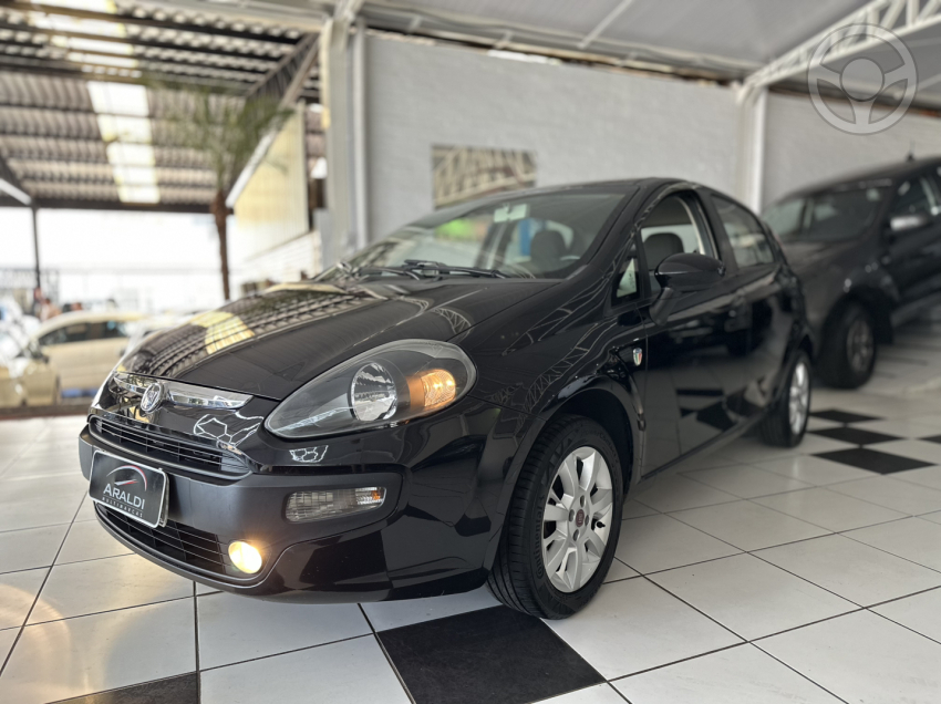 PUNTO 1.4 ATTRACTIVE 8V FLEX 4P MANUAL - 2017 - VACARIA