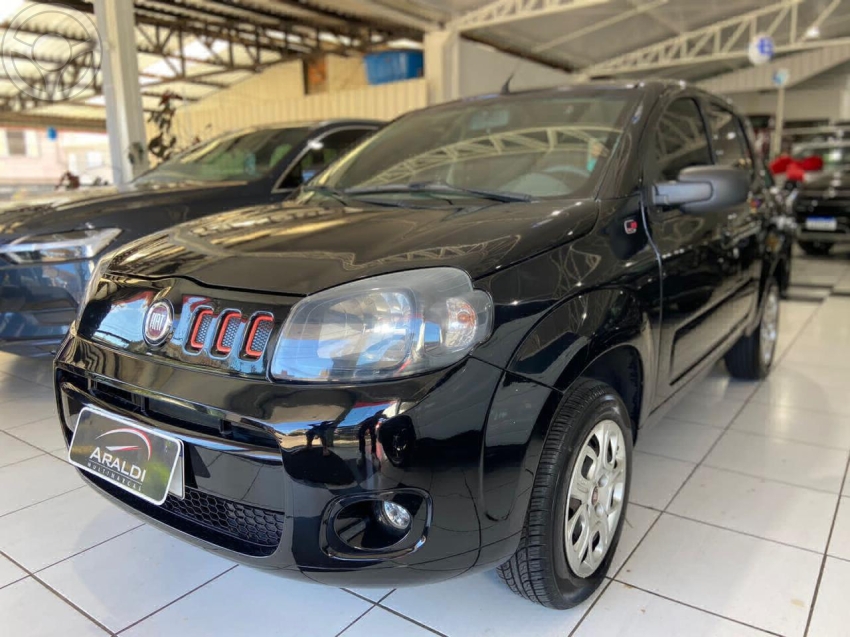 UNO 1.0 EVO VIVACE 8V FLEX 4P MANUAL - 2011 - VACARIA