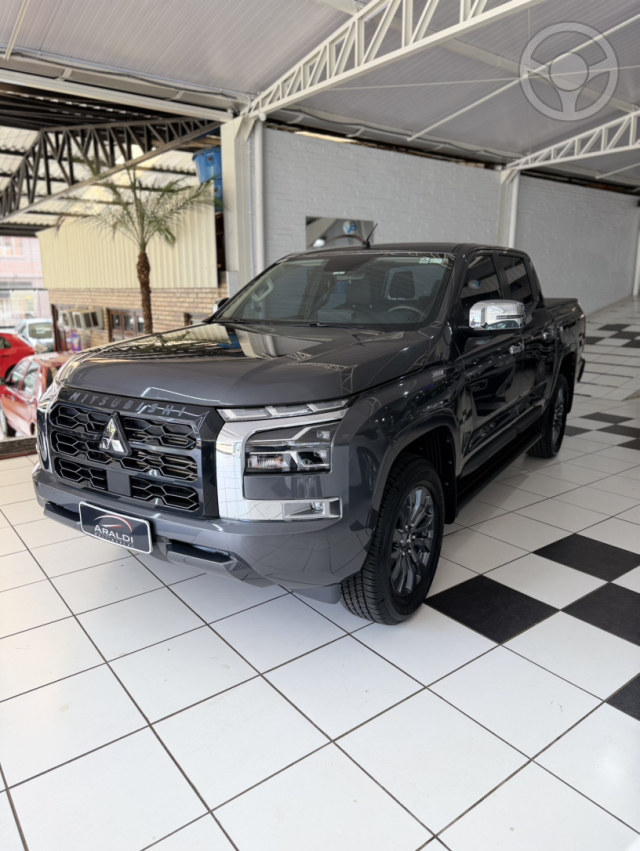 L200 TRITON 2.4 16V TURBO DIESEL SPORT HPE TOP CD 4P 4X4 AUTOMÁTICO - 2026 - VACARIA