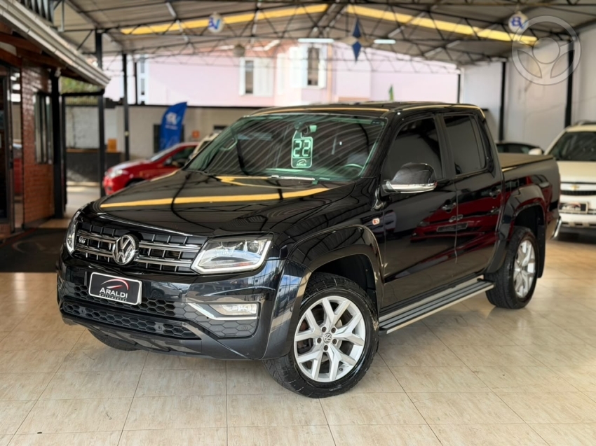 AMAROK 3.0 V6 TDI HIGHLINE CD DIESEL 4MOTION AUTOMÁTICO - 2022 - VACARIA