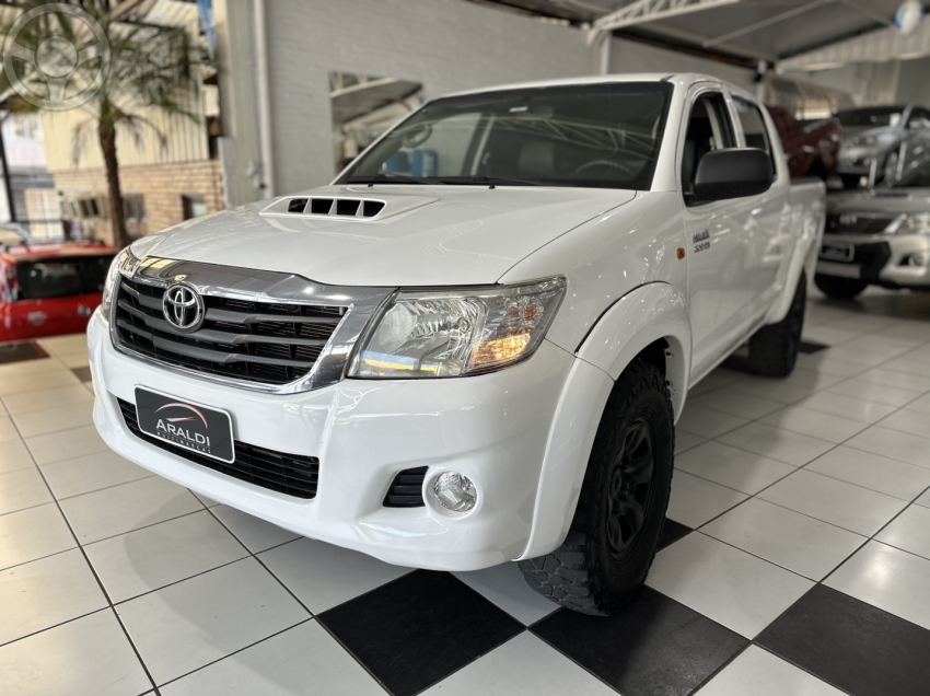 HILUX 3.0 STD 4X4 CD 16V TURBO INTERCOOLER DIESEL 4P MANUAL - 2014 - VACARIA