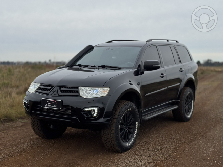 PAJERO DAKAR 3.2 HPE 4X4 7 LUGARES 16V TURBO INTERCOOLER DIESEL 4P AUTOMÁTICO - 2015 - VACARIA