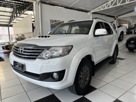 hilux sw4 3.0 srv 4x4 7 lugares 16v turbo intercooler diesel 4p automatico 2013 vacaria