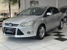 focus 2.0 s sedan 16v flex 4p automatico 2015 vacaria