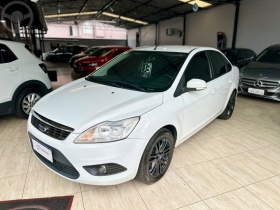 focus 2.0 glx sedan 16v flex 4p automatico 2013 vacaria