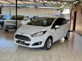 fiesta 1.6 sel hatch 16v flex 4p automatico 2017 vacaria