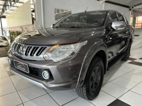 l200 triton 2.4 16v turbo diesel sport hpe cd 4p 4x4 automatico 2017 vacaria