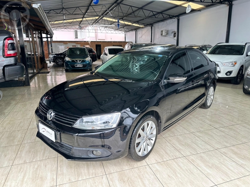 JETTA 2.0 COMFORTLINE FLEX 4P MANUAL - 2012 - LAGOA VERMELHA
