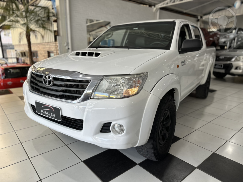 HILUX 3.0 STD 4X4 CD 16V TURBO INTERCOOLER DIESEL 4P MANUAL - 2014 - LAGOA VERMELHA