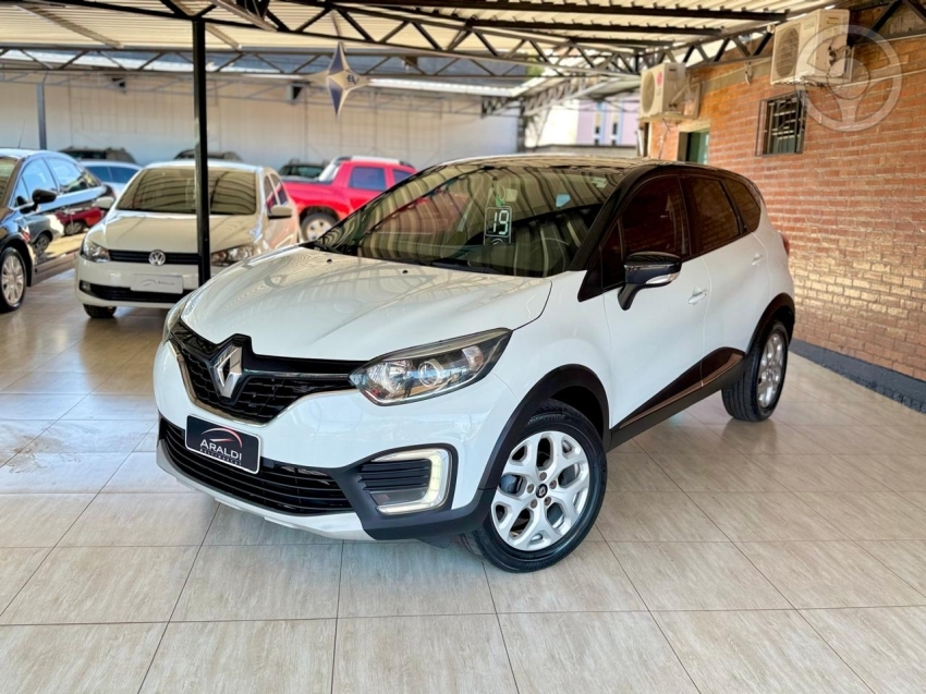 CAPTUR 1.6 16V SCE FLEX ZEN MANUAL - 2019 - LAGOA VERMELHA