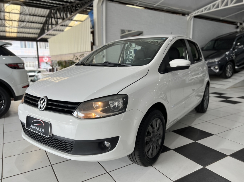 FOX 1.0 MI 8V FLEX 4P MANUAL - 2013 - LAGOA VERMELHA