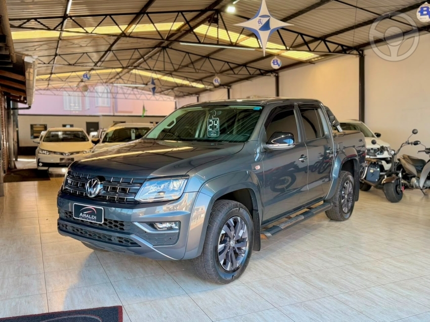 AMAROK 3.0 V6 TDI HIGHLINE CD DIESEL 4MOTION AUTOMÁTICO - 2024 - LAGOA VERMELHA