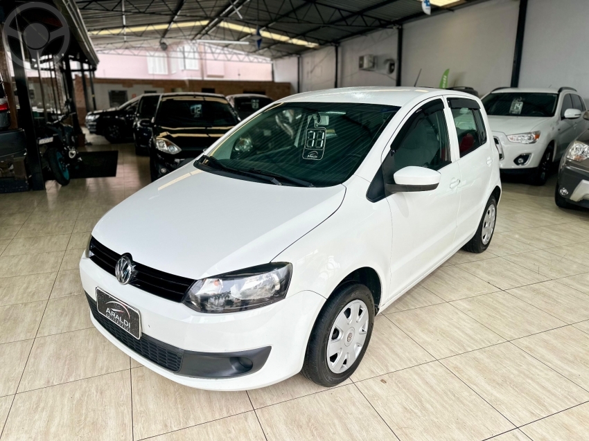 FOX 1.0 MI 8V FLEX 4P MANUAL - 2011 - LAGOA VERMELHA