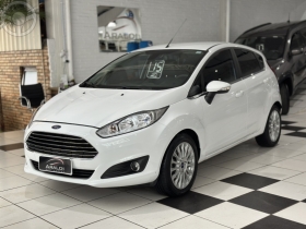 fiesta 1.6 titanium hatch 16v flex 4p automatico 2015 lagoa vermelha