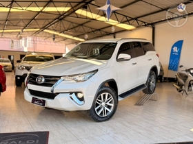 hilux sw4 2.8 srx 4x4 16v turbo intercooler diesel 4p automatico 2017 lagoa vermelha