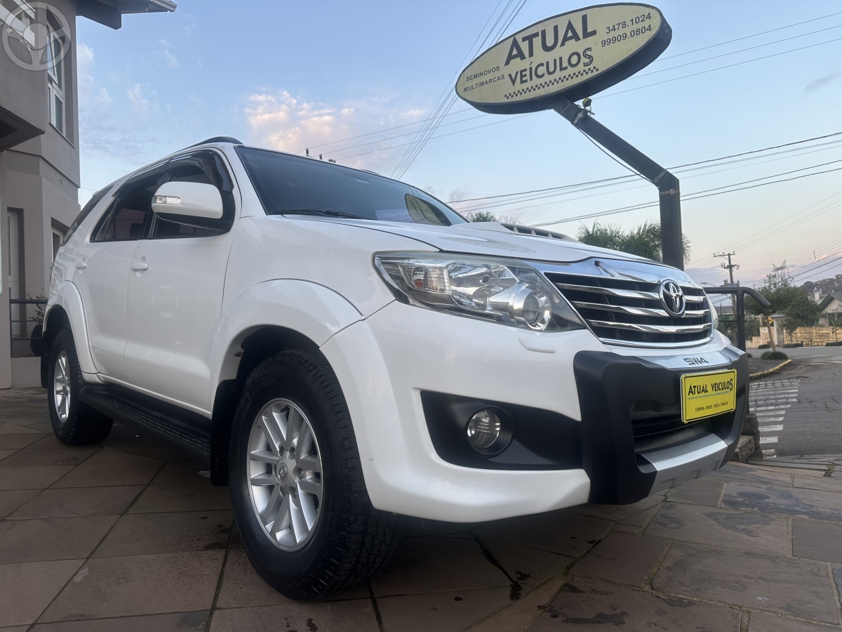 HILUX SW4 3.0 SRV 4X4 16V TURBO INTERCOOLER DIESEL 4P AUTOMÁTICO - 2013 - VISTA ALEGRE DO PRATA