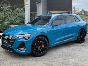 E-TRON PERFORMANCE BLACK ELÉTRICO 4P AUTOMÁTICO