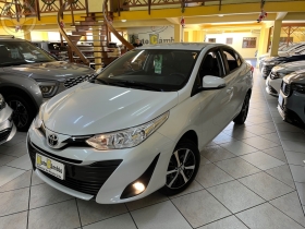 yaris 1.5 xs sedan 16v flex 4p automatico 2022 novo hamburgo