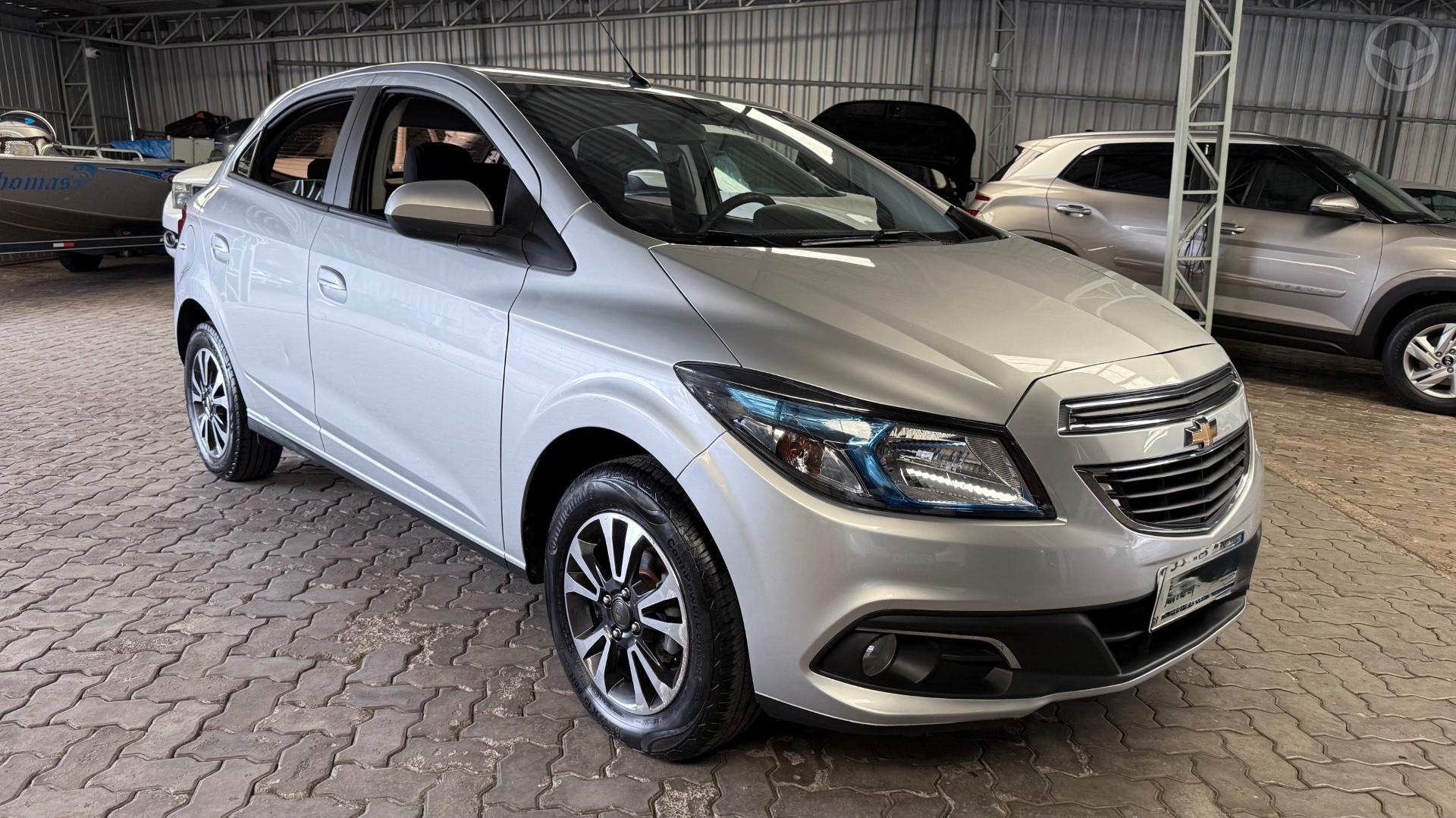 ONIX 1.4 MPFI LTZ 8V FLEX 4P MANUAL - 2015 - DOIS IRMãOS