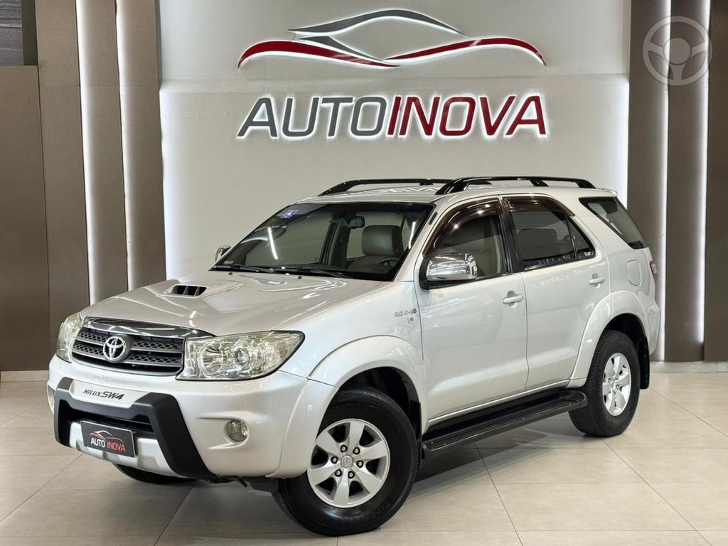 HILUX SW4 SRV D4-D 4X4 3.0 TDI DIES. AUT  - 2010 - IVOTI