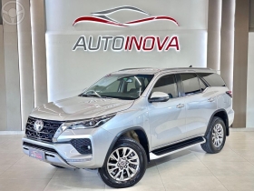 hilux sw4 srx 4x4 2.8 tdi 16v dies. aut. 2022 ivoti
