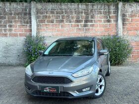 focus 2.0 16v se se plus flex 5p aut.  2017 ivoti