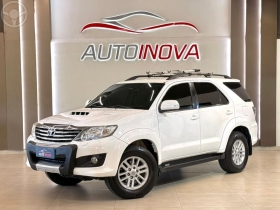 hilux sw4 srv d4 d 4x4 3.0 tdi dies. aut 2014 ivoti