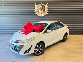 YARIS 1.5 XS SEDAN 16V FLEX 4P AUTOMATICO