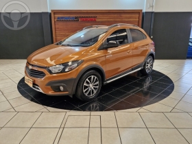onix activ 1.4 77.000  2017 passo fundo