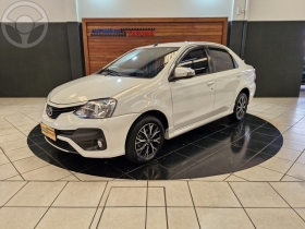 etios sedan platinum 1.5 40.000  2017 passo fundo