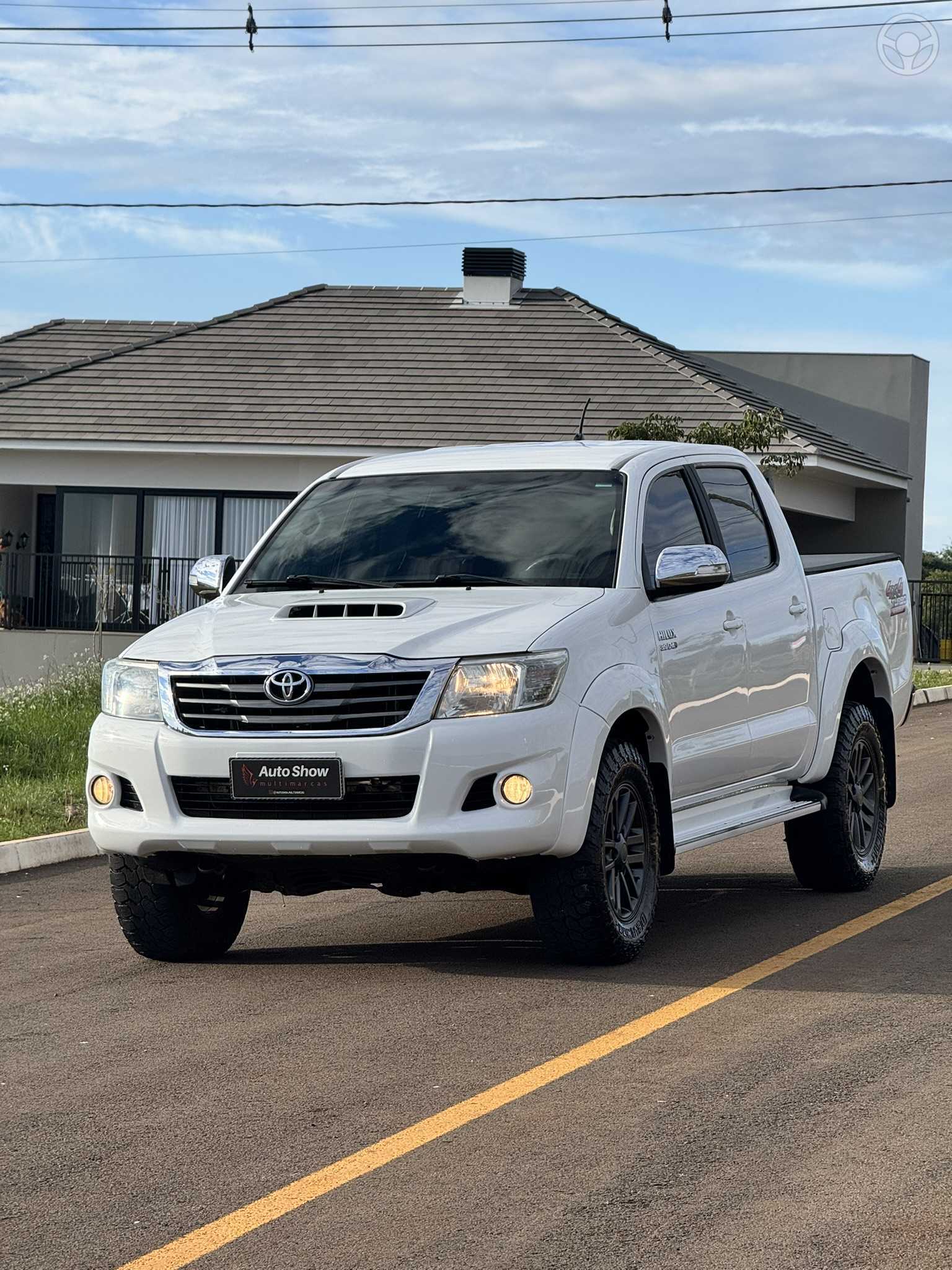HILUX SRV  - 2015 - TAPEJARA