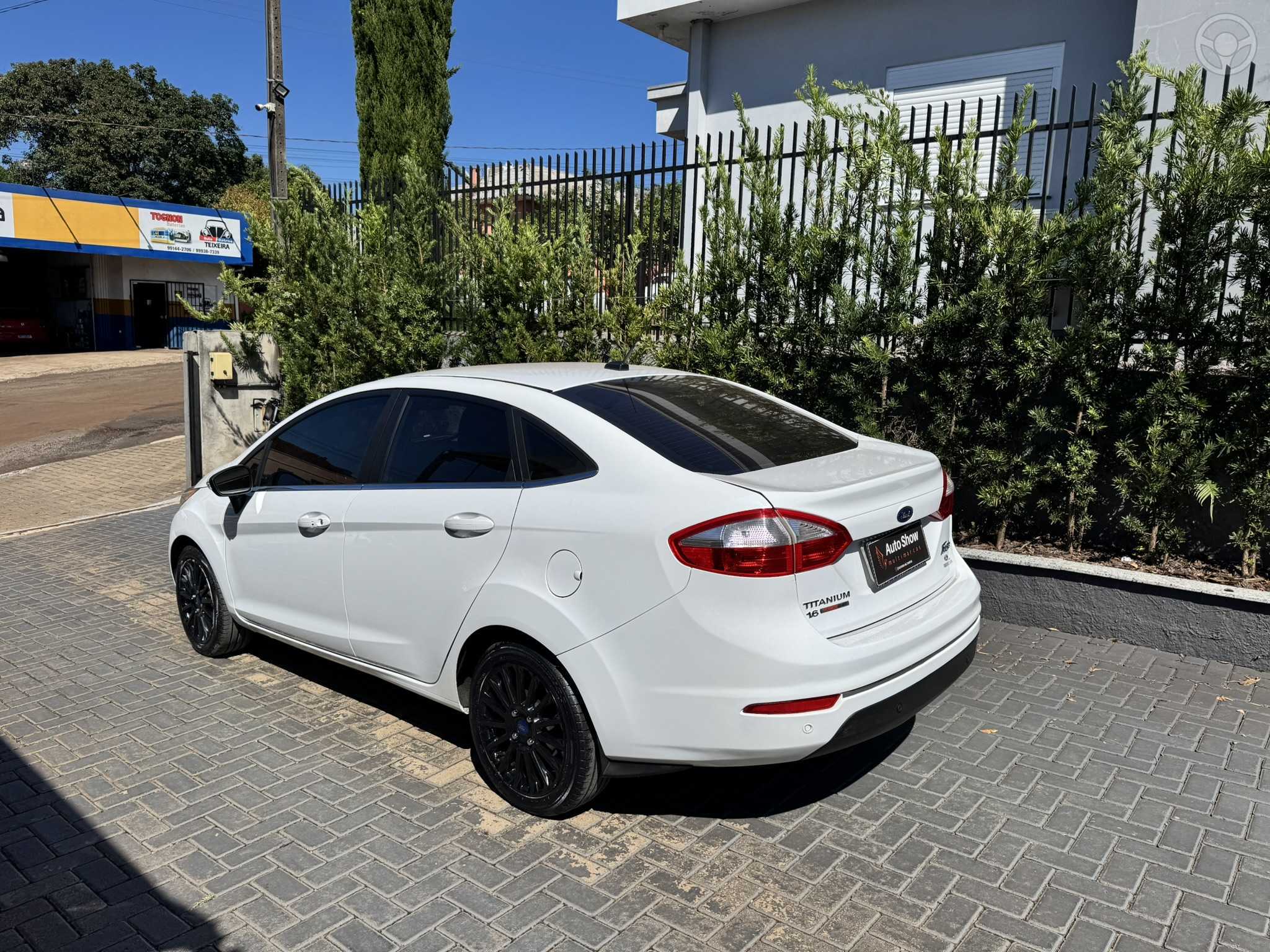 FIESTA TITANIUN SEDAN - 2016 - TAPEJARA
