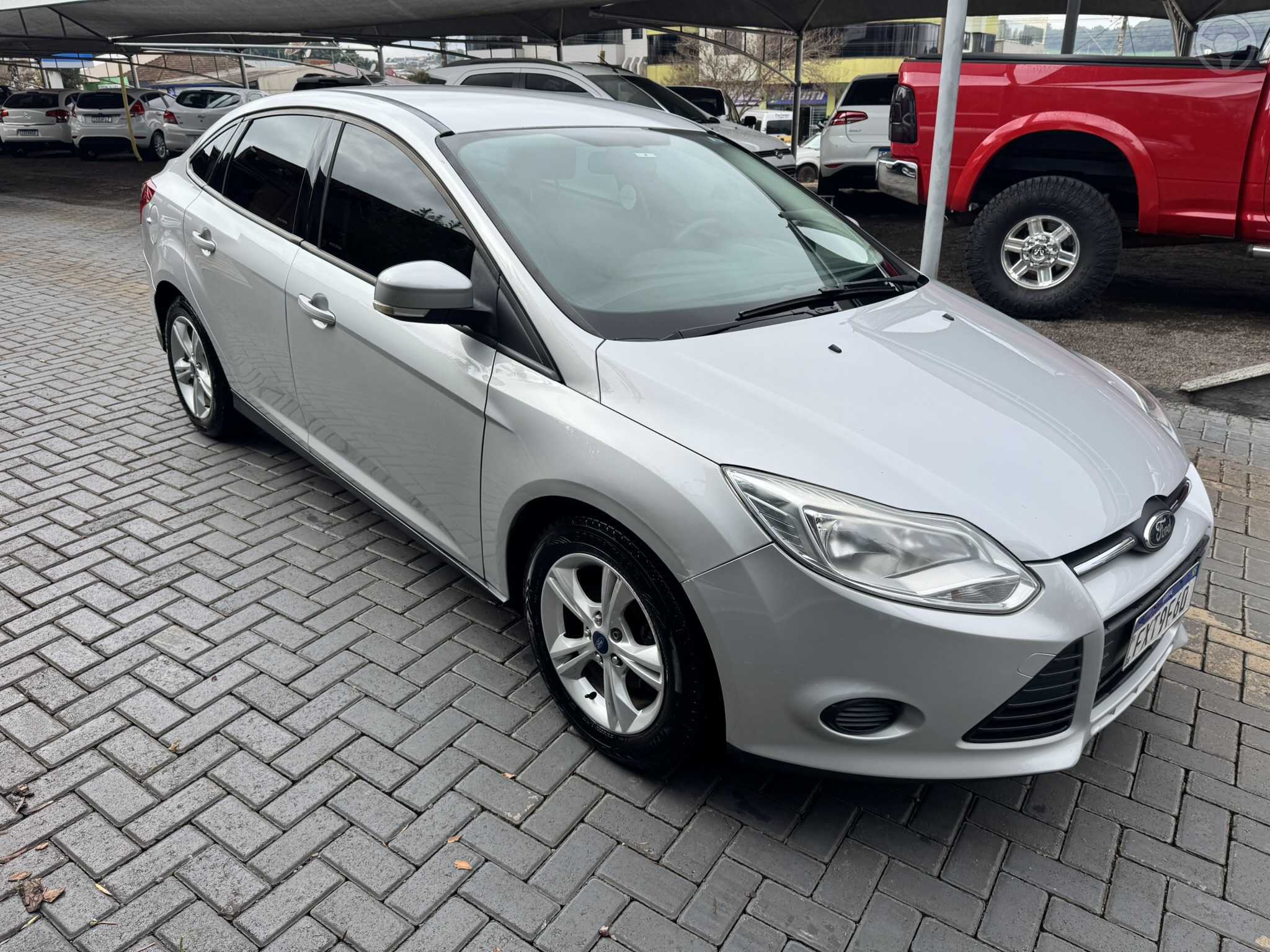 FOCUS SEDAN - 2014 - TAPEJARA
