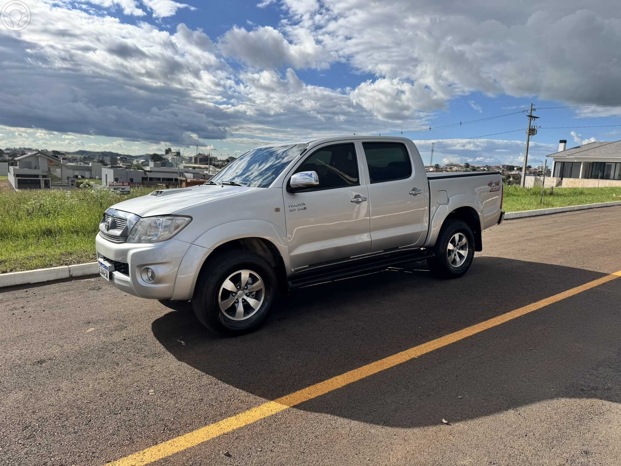 HILUX SRV - 2010 - TAPEJARA